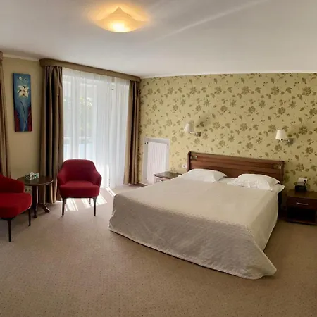 Hotel Grand-marine & 4*