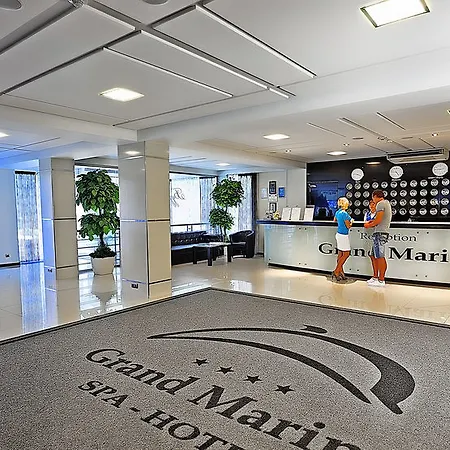 Grand-marine & Hotel Burlacha Balka